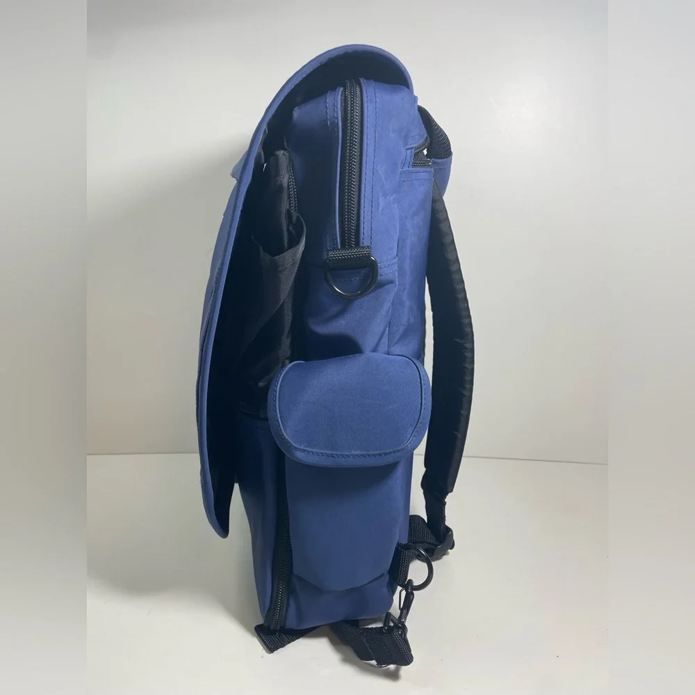 LL Bean Navy Blue and Black Traveler Backpack